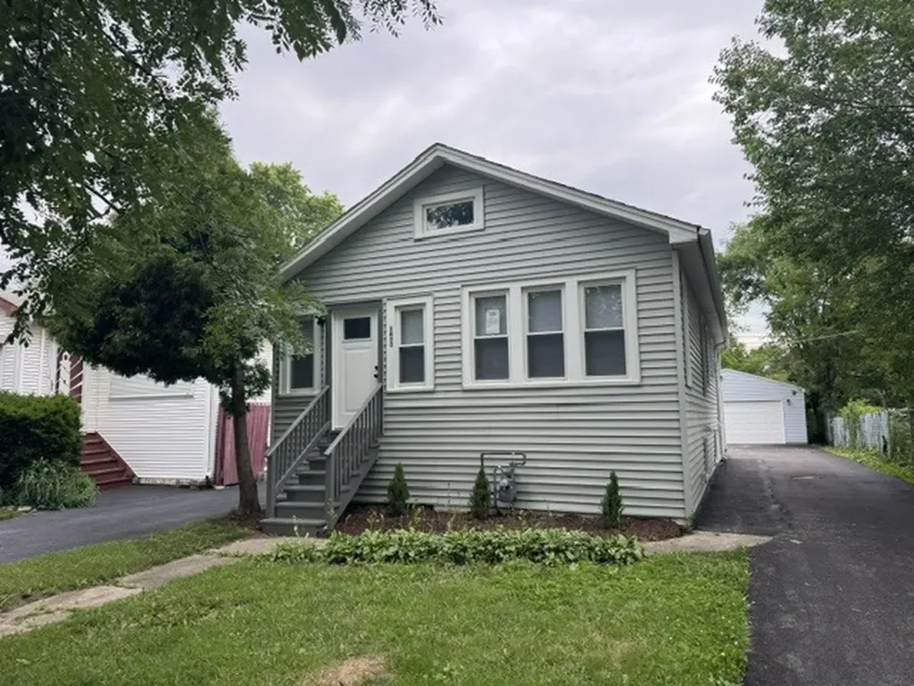 1833 South 18th Avenue Maywood IL 60153