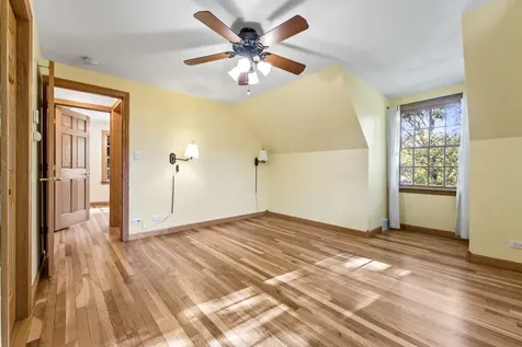 107 North Elmhurst Avenue Mount Prospect IL 60056