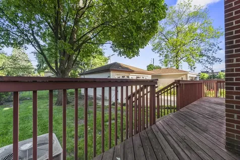 107 North Elmhurst Avenue Mount Prospect IL 60056
