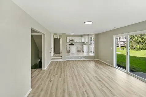 731 Roaring Brook Lane Algonquin IL 60102