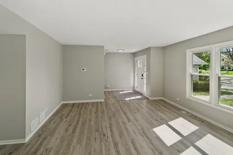 731 Roaring Brook Lane Algonquin IL 60102