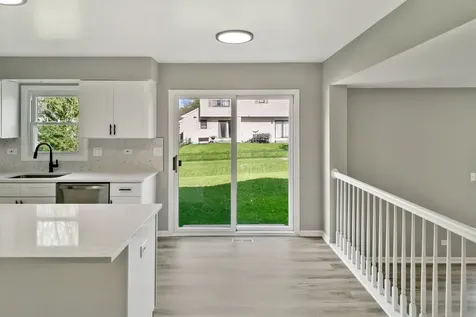 731 Roaring Brook Lane Algonquin IL 60102