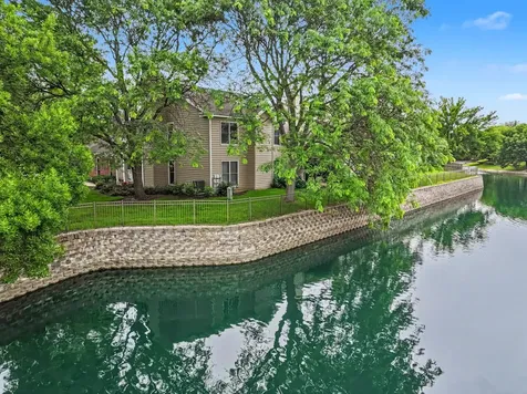 1953 North Coldspring Road Arlington Heights IL 60004