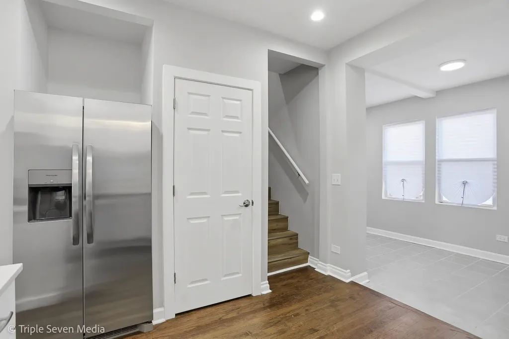 7520 South Carpenter Street Chicago IL 60620