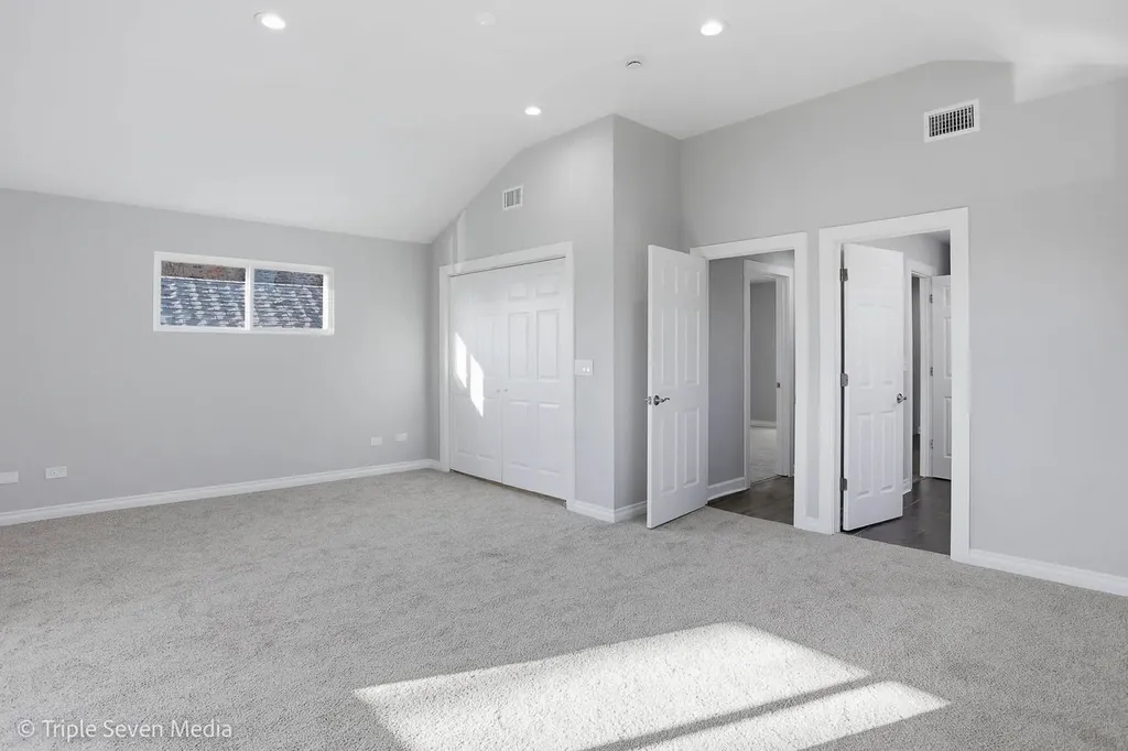 7520 South Carpenter Street Chicago IL 60620