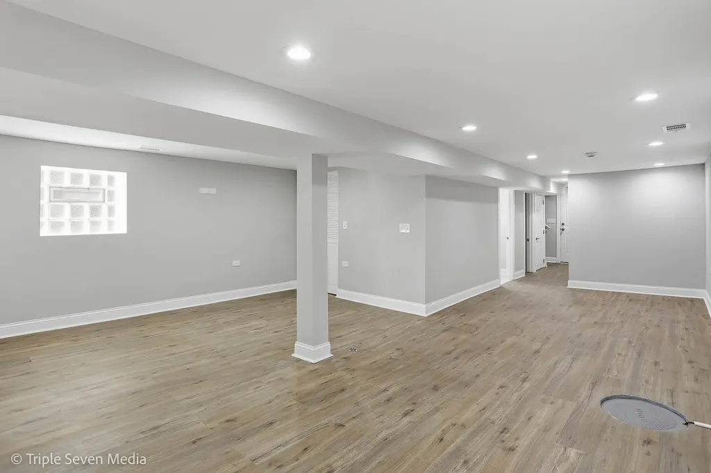 7520 South Carpenter Street Chicago IL 60620