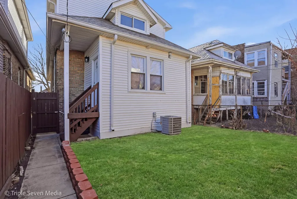 7520 South Carpenter Street Chicago IL 60620