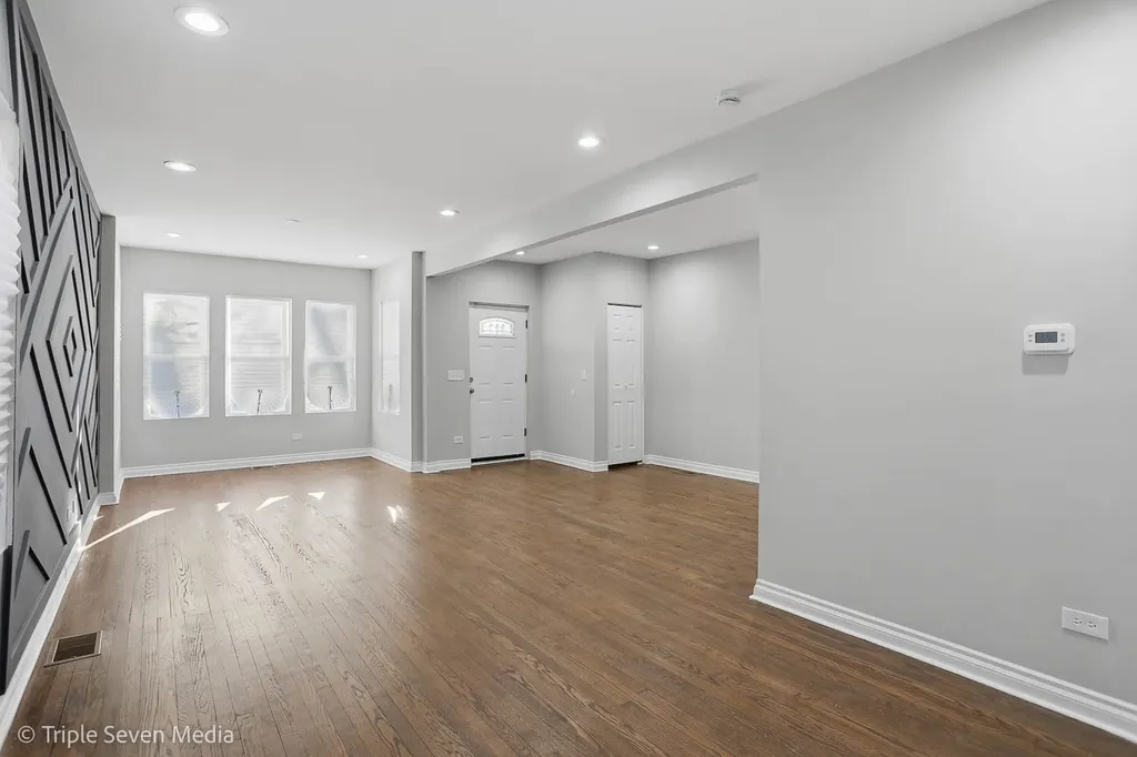 7520 South Carpenter Street Chicago IL 60620
