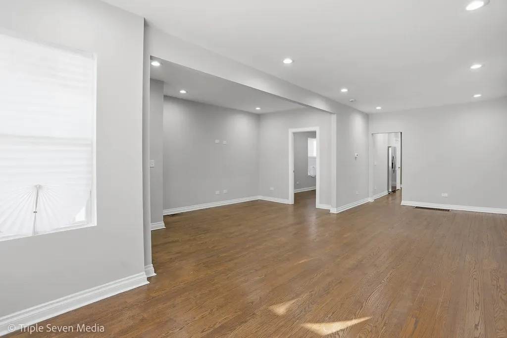 7520 South Carpenter Street Chicago IL 60620