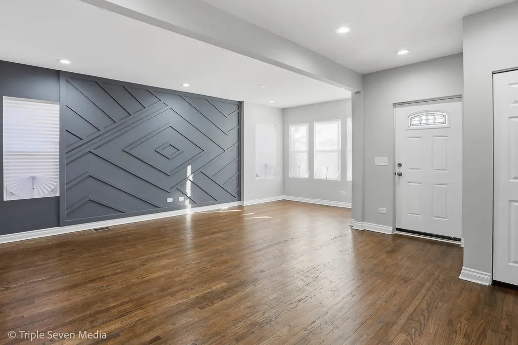 7520 South Carpenter Street Chicago IL 60620