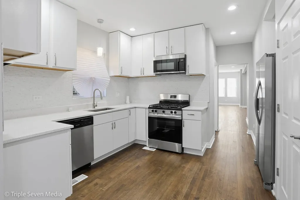 7520 South Carpenter Street Chicago IL 60620
