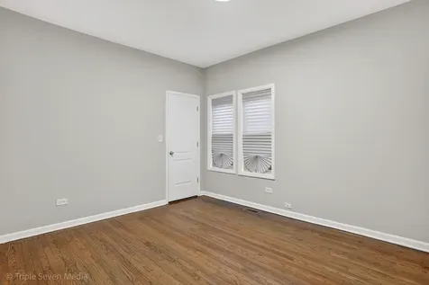8132 South Paxton Avenue Chicago IL 60617