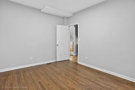8132 South Paxton Avenue Chicago IL 60617