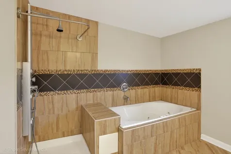 8132 South Paxton Avenue Chicago IL 60617