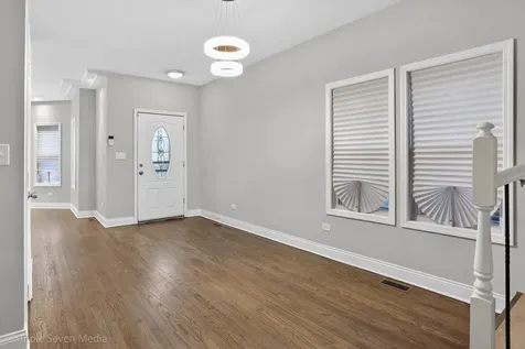8132 South Paxton Avenue Chicago IL 60617
