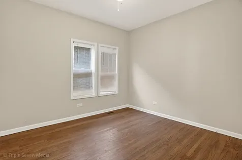 8132 South Paxton Avenue Chicago IL 60617