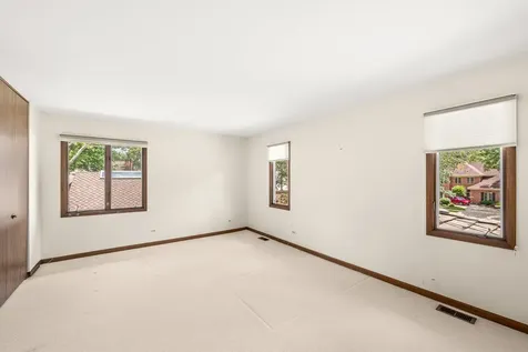9 Buckingham Drive Sugar Grove IL 60554