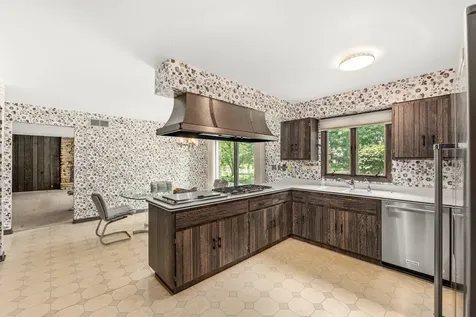 9 Buckingham Drive Sugar Grove IL 60554