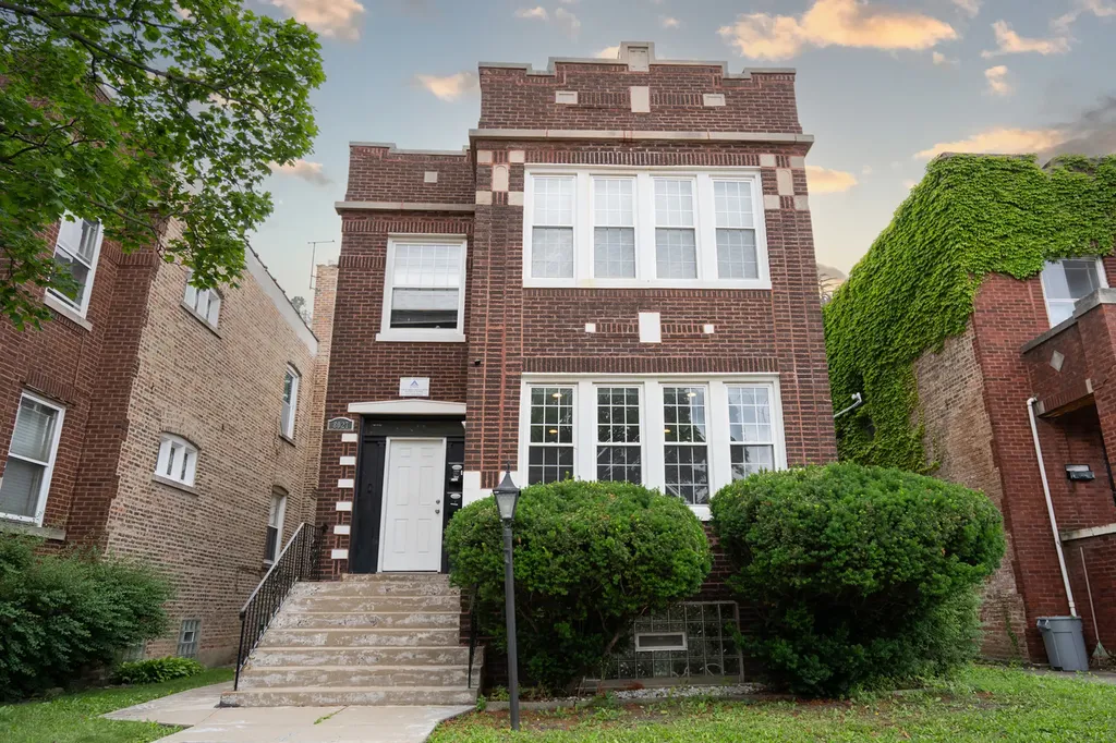 8027 South Morgan Street Chicago IL 60620