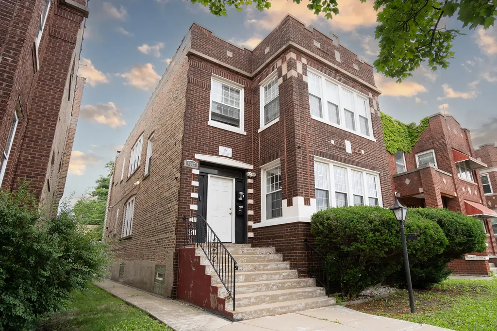 8027 South Morgan Street Chicago IL 60620