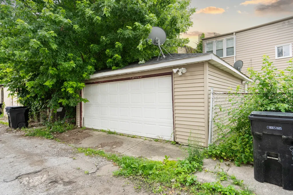 8027 South Morgan Street Chicago IL 60620
