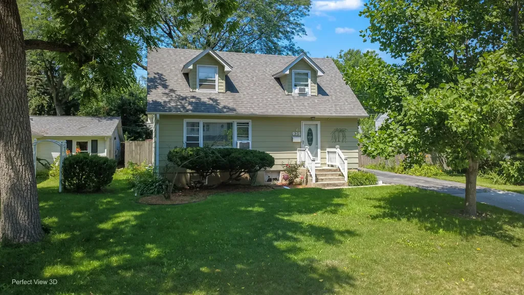 935 North Webster Street Naperville IL 60563