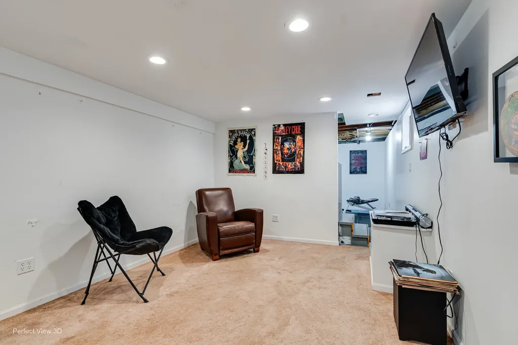 935 North Webster Street Naperville IL 60563