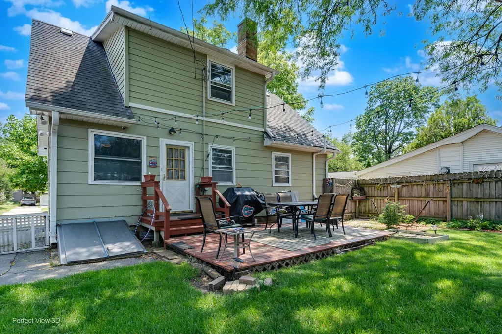 935 North Webster Street Naperville IL 60563