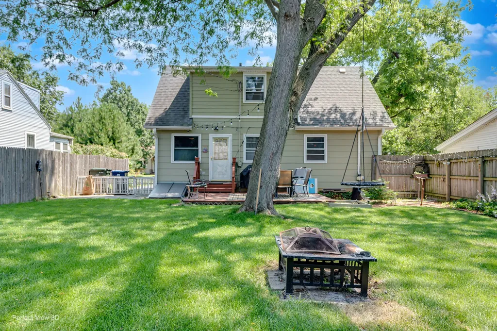 935 North Webster Street Naperville IL 60563