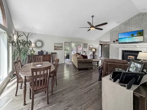 2579 West Fairgrounds Road Freeport IL 61032
