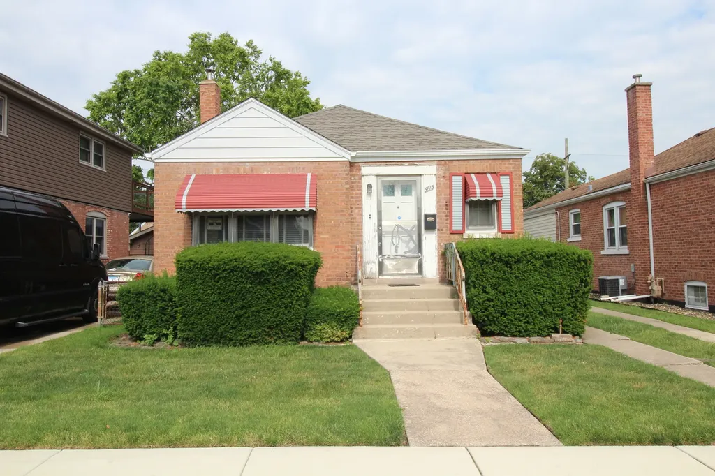 5615 South Nordica Avenue Chicago IL 60638