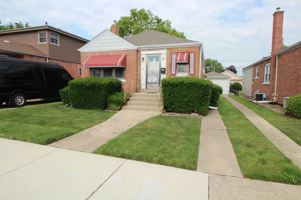 5615 South Nordica Avenue Chicago IL 60638