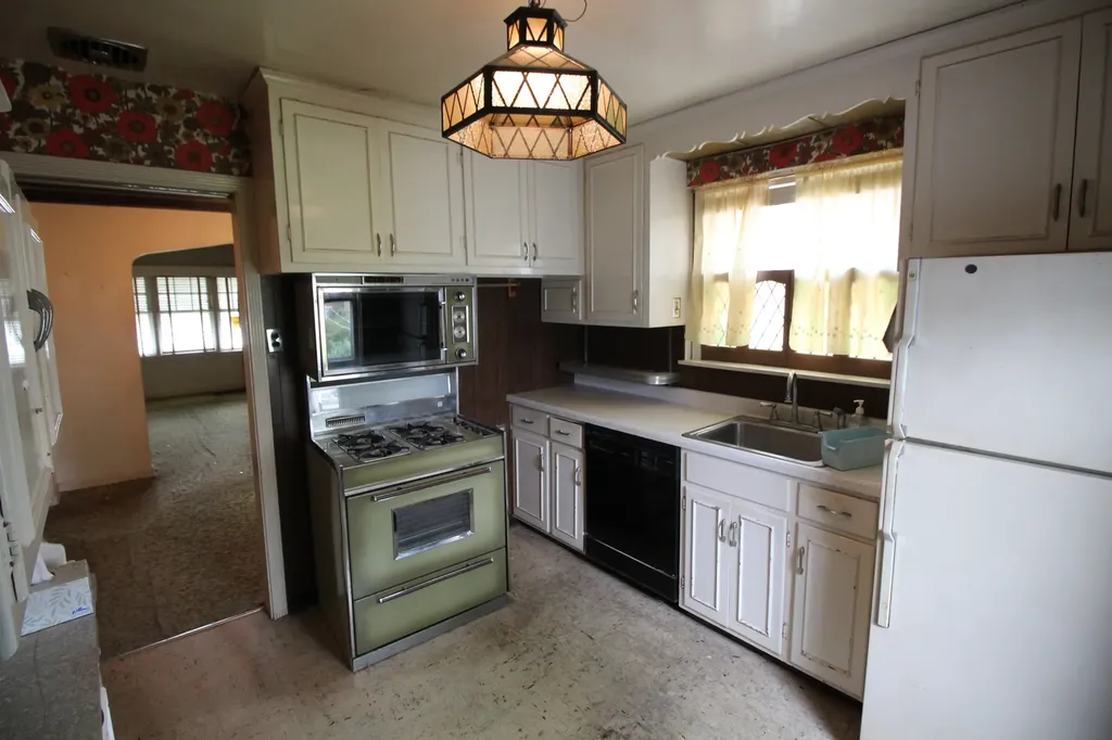 5615 South Nordica Avenue Chicago IL 60638
