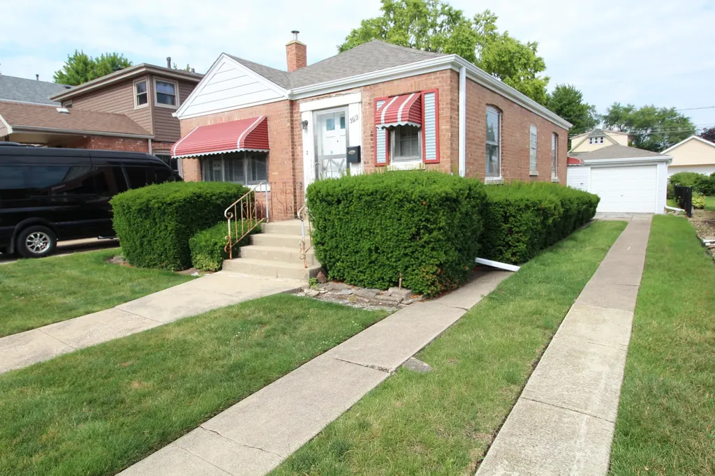 5615 South Nordica Avenue Chicago IL 60638