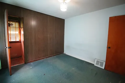 5615 South Nordica Avenue Chicago IL 60638