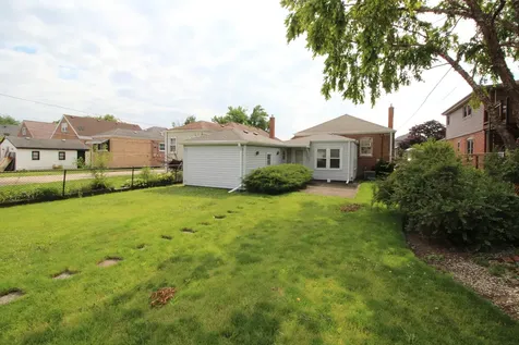 5615 South Nordica Avenue Chicago IL 60638