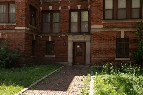 6830 South Paxton Avenue Chicago IL 60649