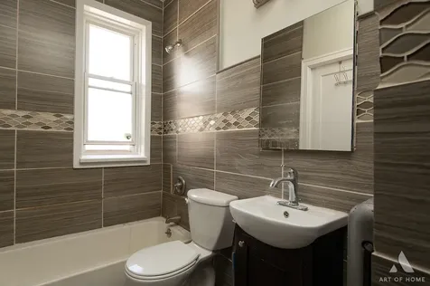 6830 South Paxton Avenue Chicago IL 60649