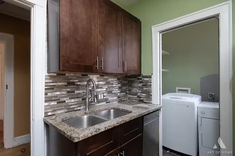 6830 South Paxton Avenue Chicago IL 60649