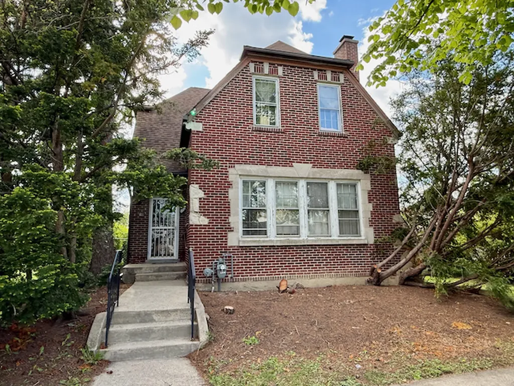 8114 North Merrill Street Niles IL 60714