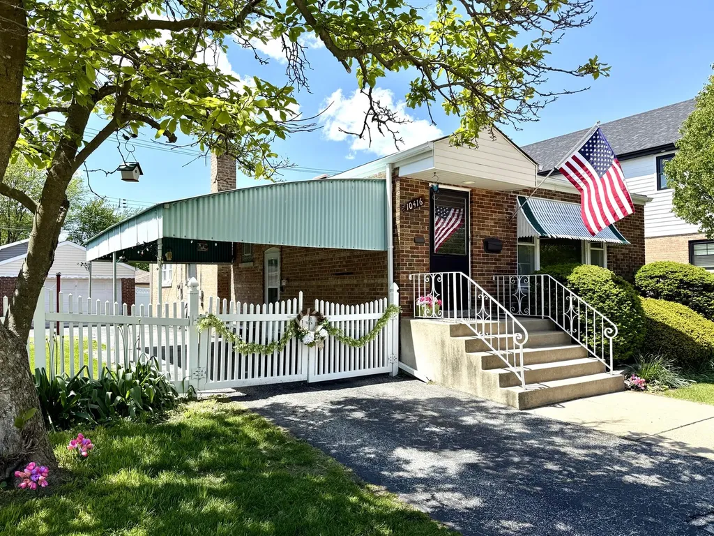 10416 South Sacramento Avenue Chicago IL 60655