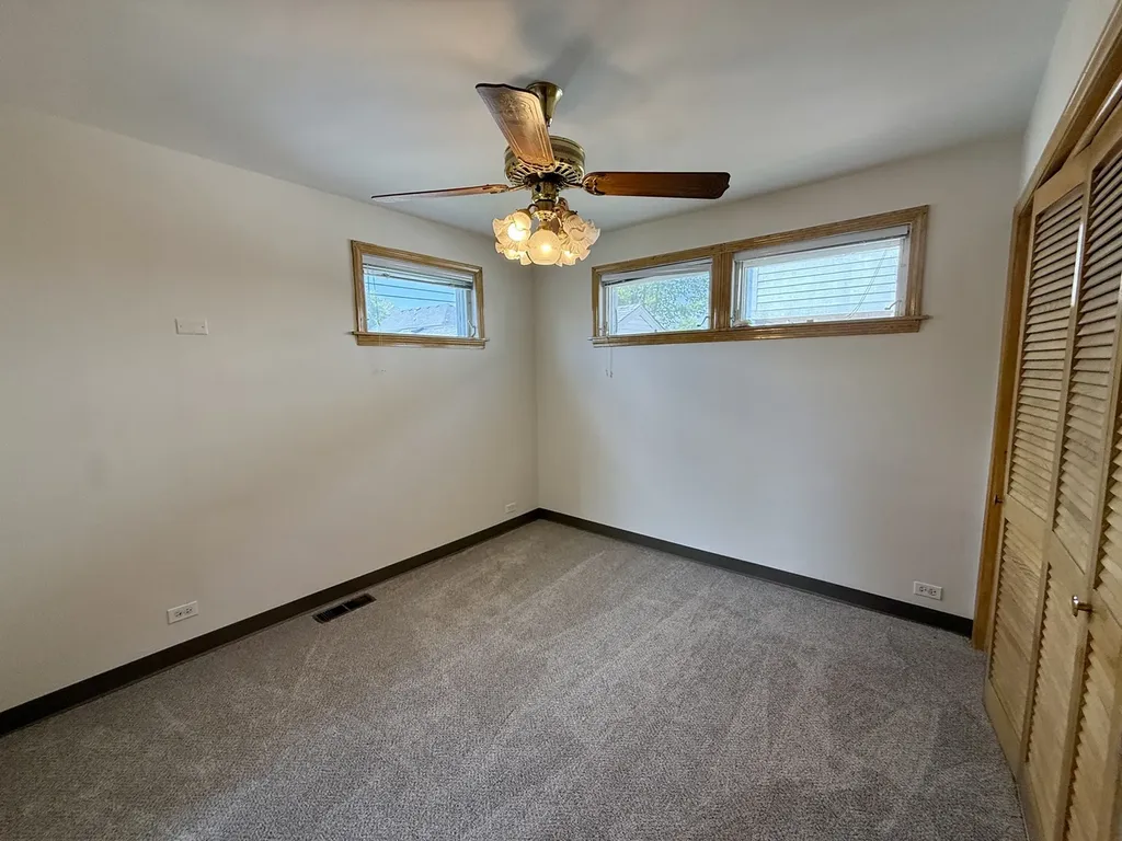 10416 South Sacramento Avenue Chicago IL 60655