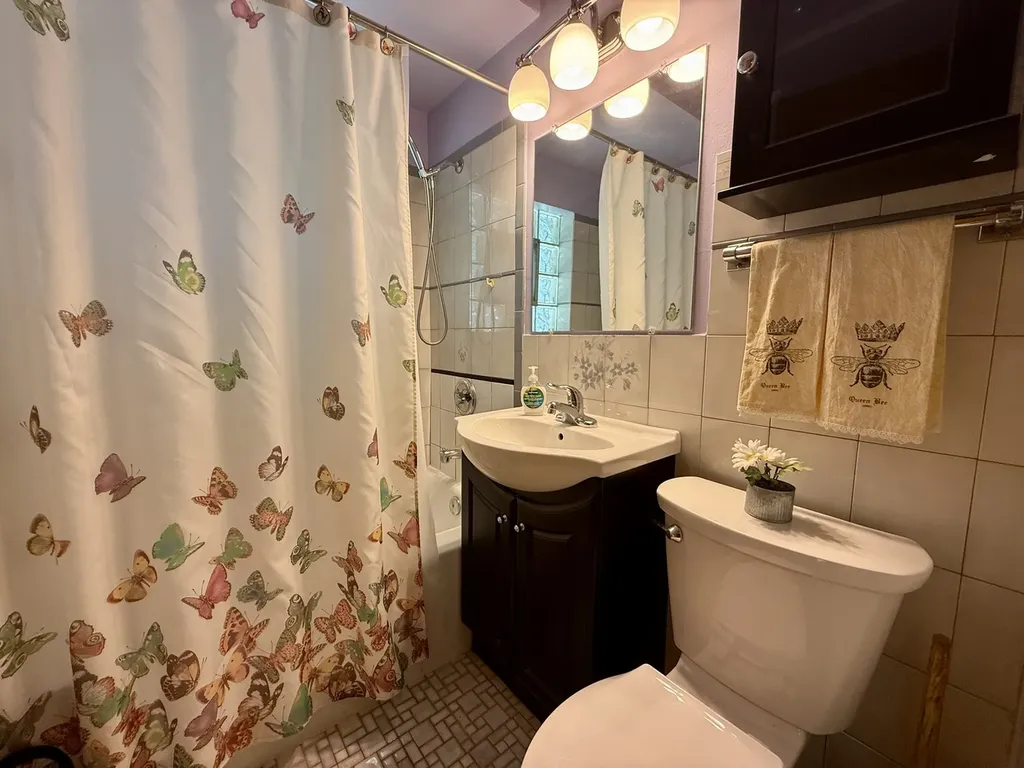 10416 South Sacramento Avenue Chicago IL 60655