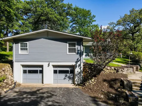 621 Hawthorne Court Carpentersville IL 60110