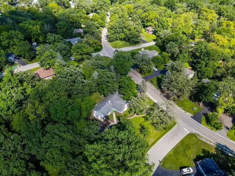 621 Hawthorne Court Carpentersville IL 60110