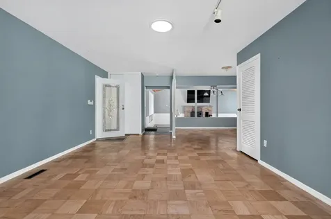 621 Hawthorne Court Carpentersville IL 60110