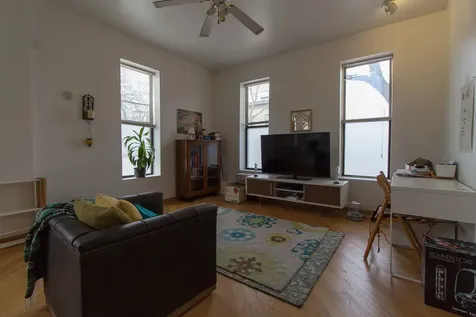 2327 West Ohio Street Chicago IL 60612