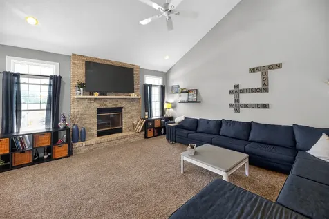 129 Titleist Trail Poplar Grove IL 61065