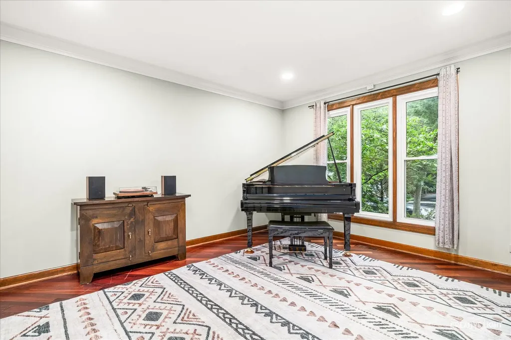 1196 Hobson Mill Drive Naperville IL 60540
