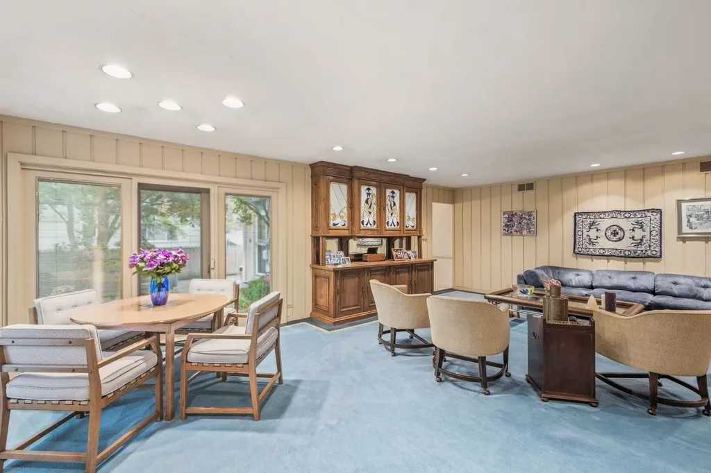 2724 Old Glenview Road Wilmette IL 60091